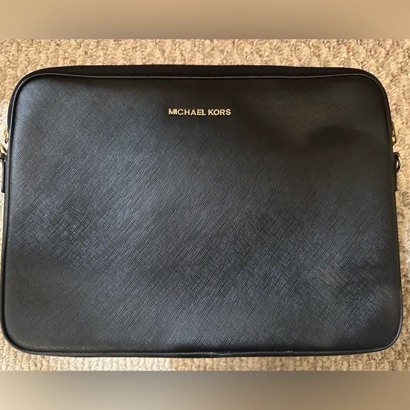 Michael kors macbook shop